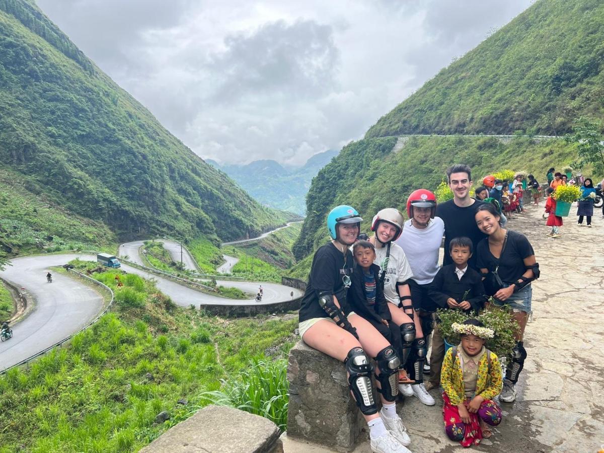 Bong Hostel Ha Giang Loop Екстериор снимка